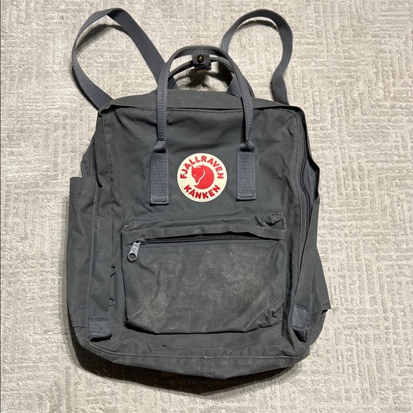Fjallraven Kanken Kånken Backpack - Picture 1 of 8